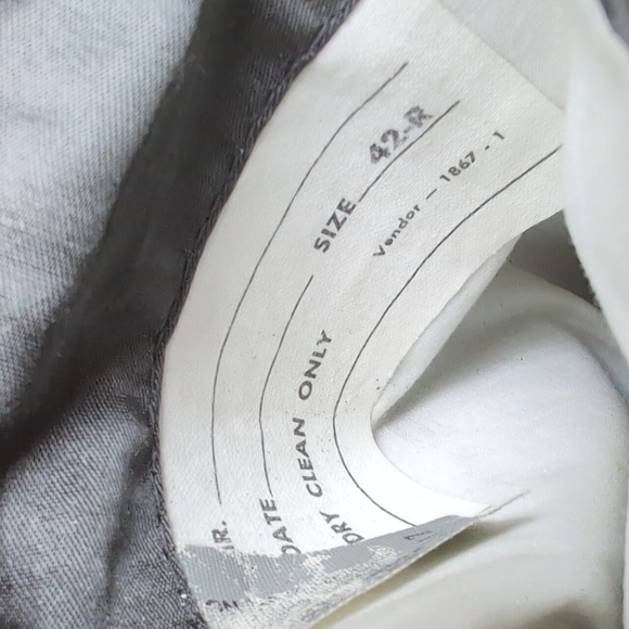 Men's Suit Jacket - 42R - Picture 5 of 7